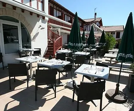 Отель L'uhabia 2*